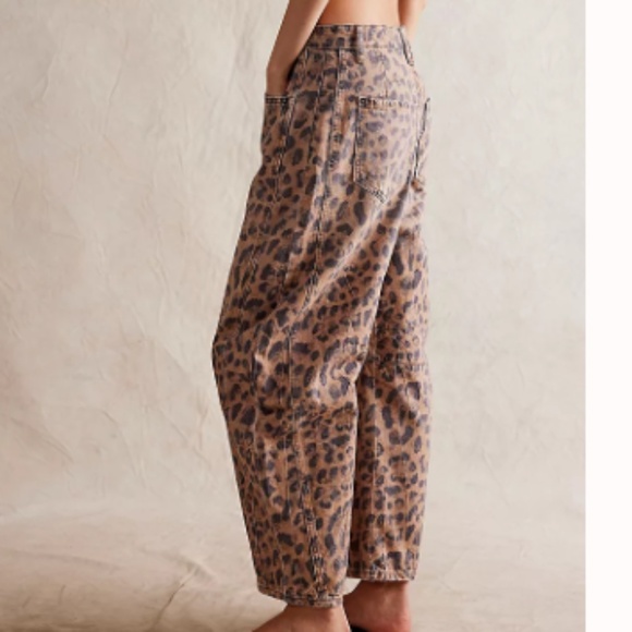 Women’s Happy Trails Printed Mid Rise Barrel Jeans various READ REVIEW - Picture 5 of 15